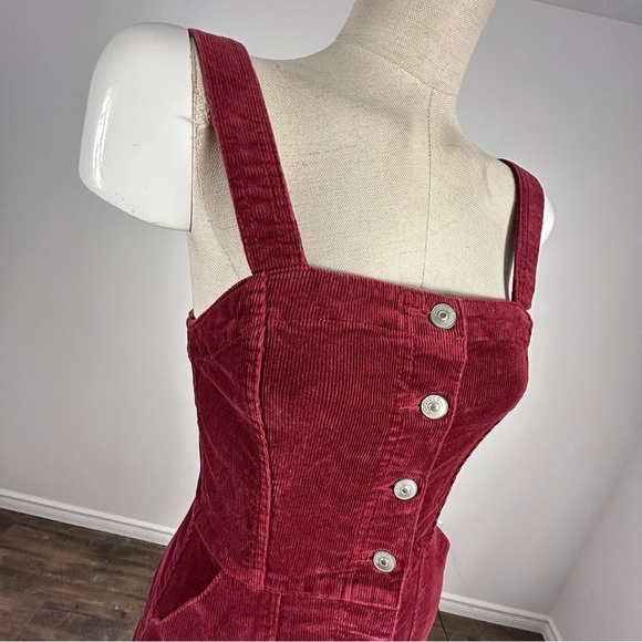 H&M Elegant Burgundy Corduroy Dress 2 - Picture 3 of 11